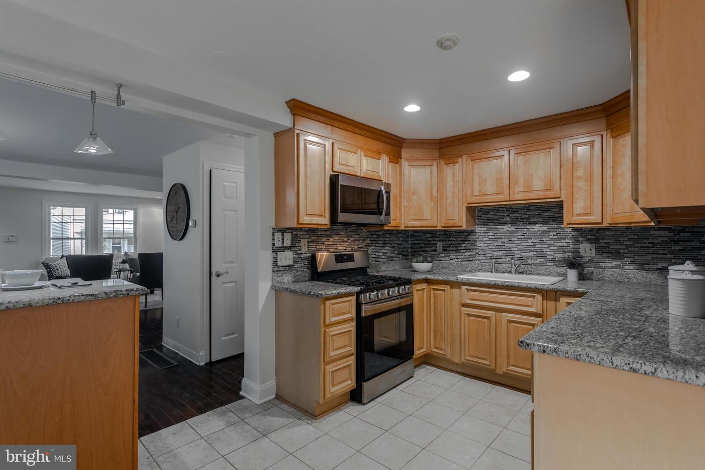 209 Greenfield Ter