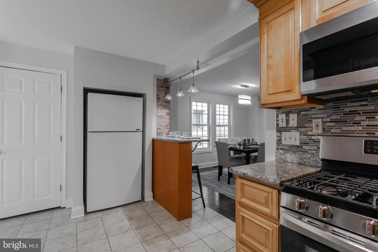 209 Greenfield Ter