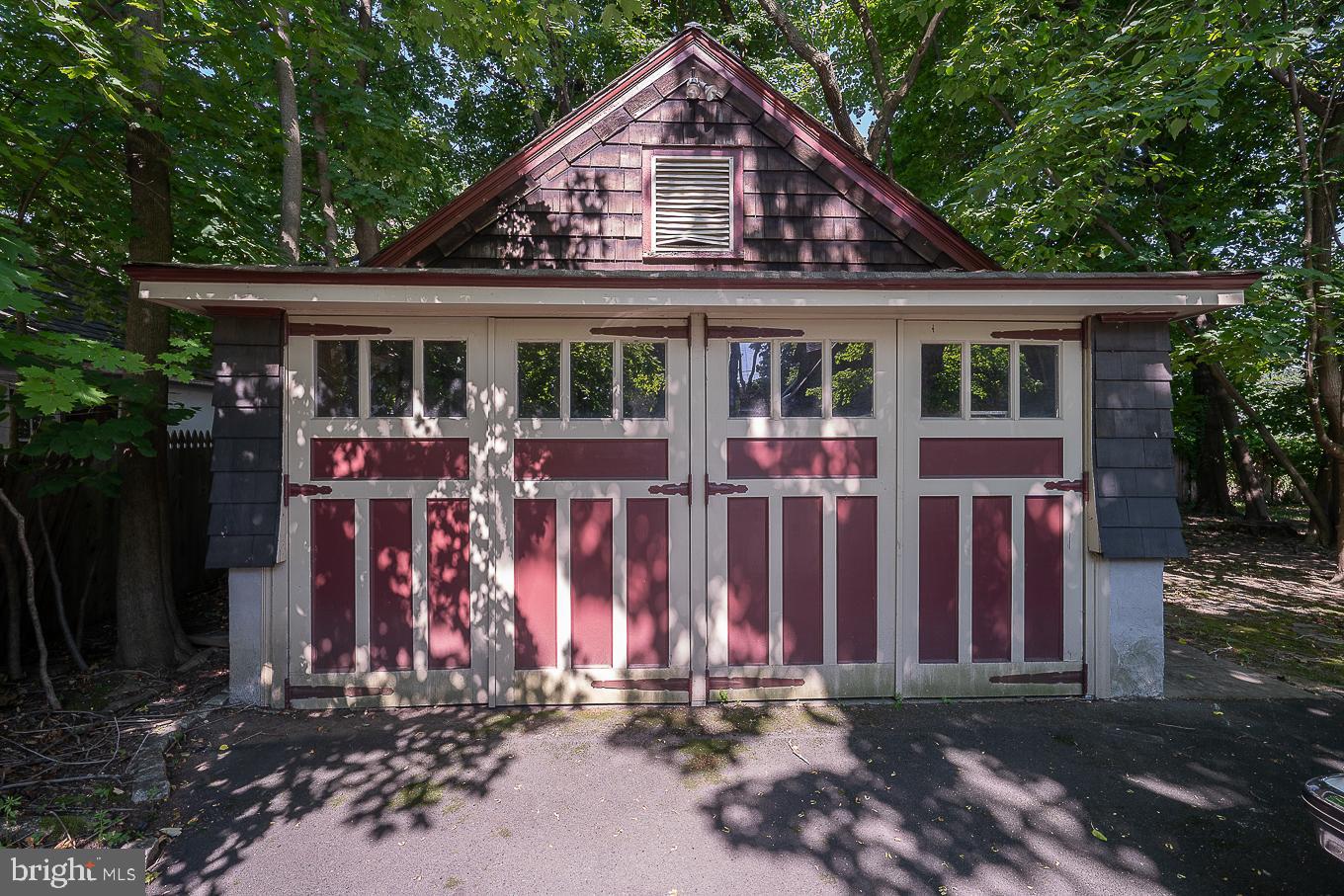 545 Elkins Ave