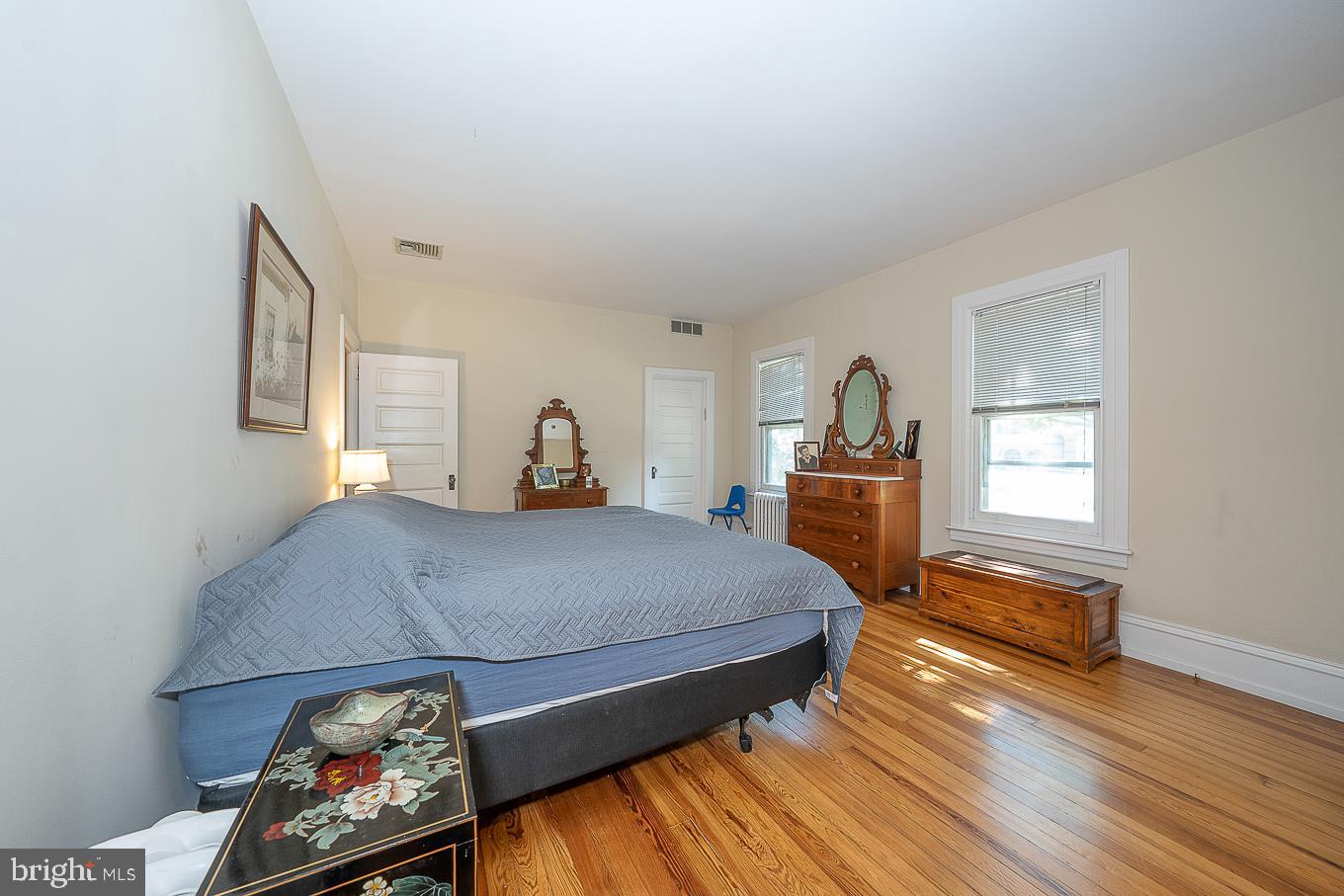 545 Elkins Ave