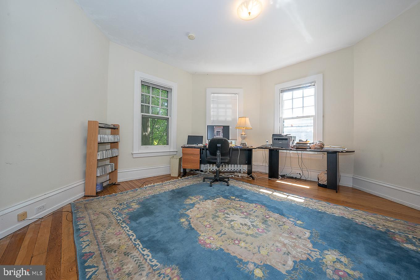 545 Elkins Ave