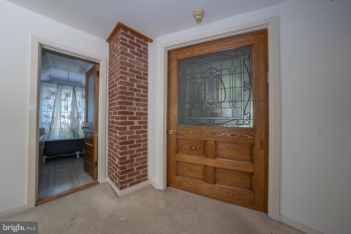 545 Elkins Ave
