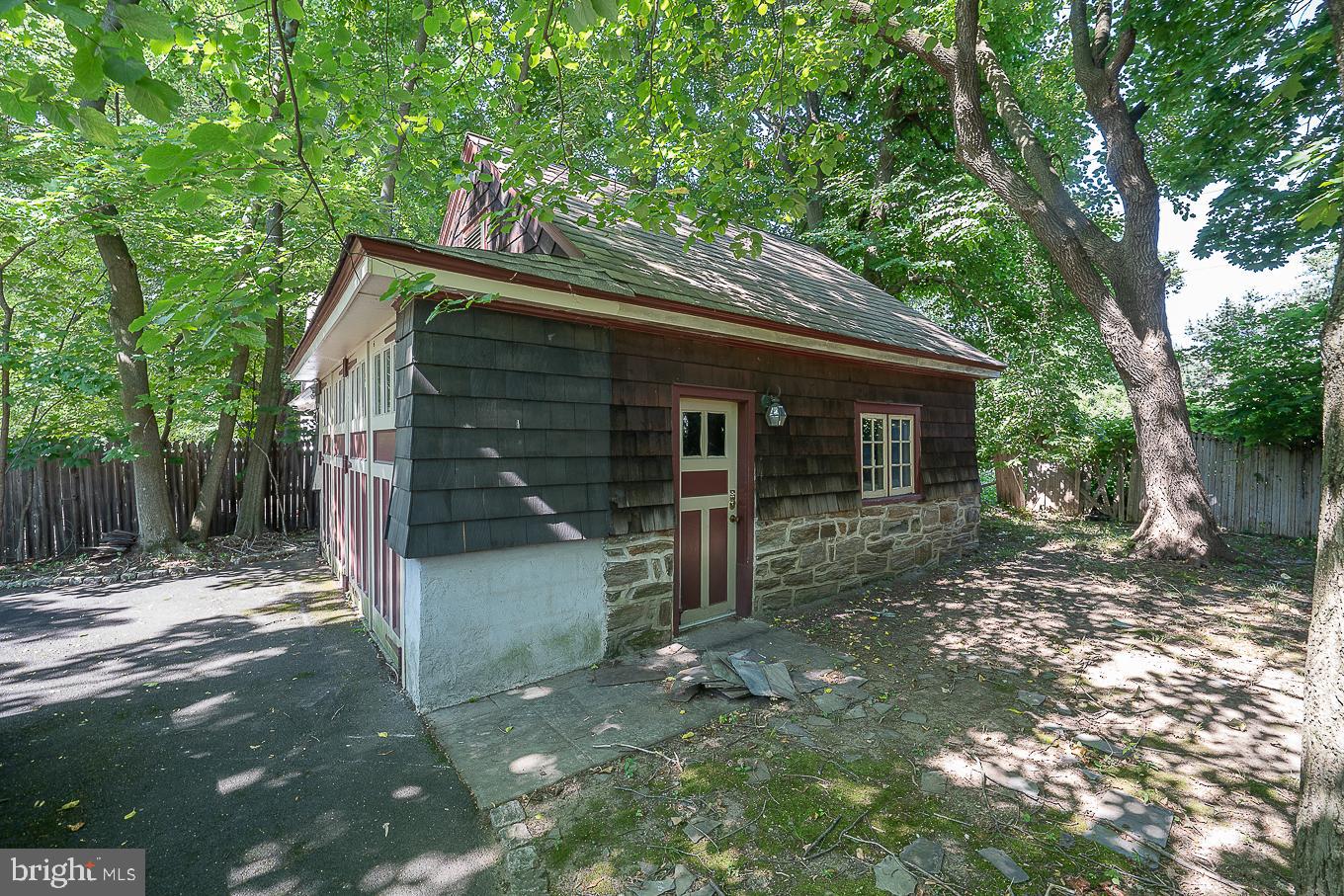 545 Elkins Ave
