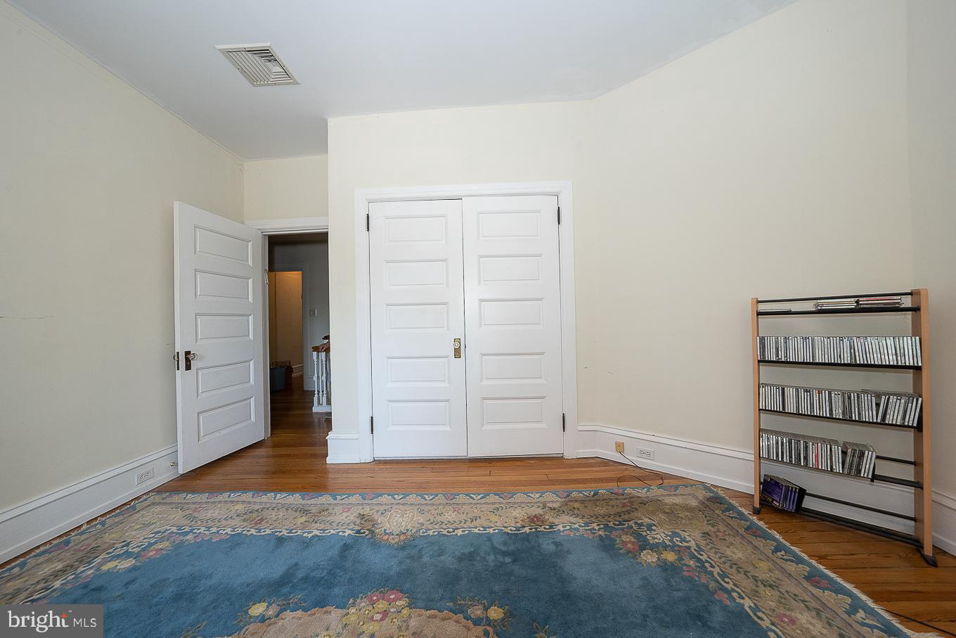 545 Elkins Ave