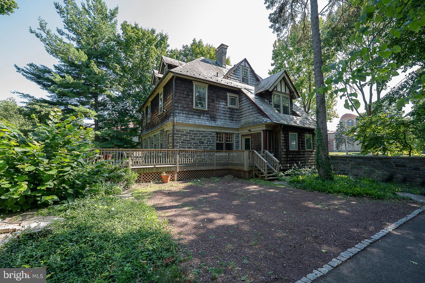 545 Elkins Ave