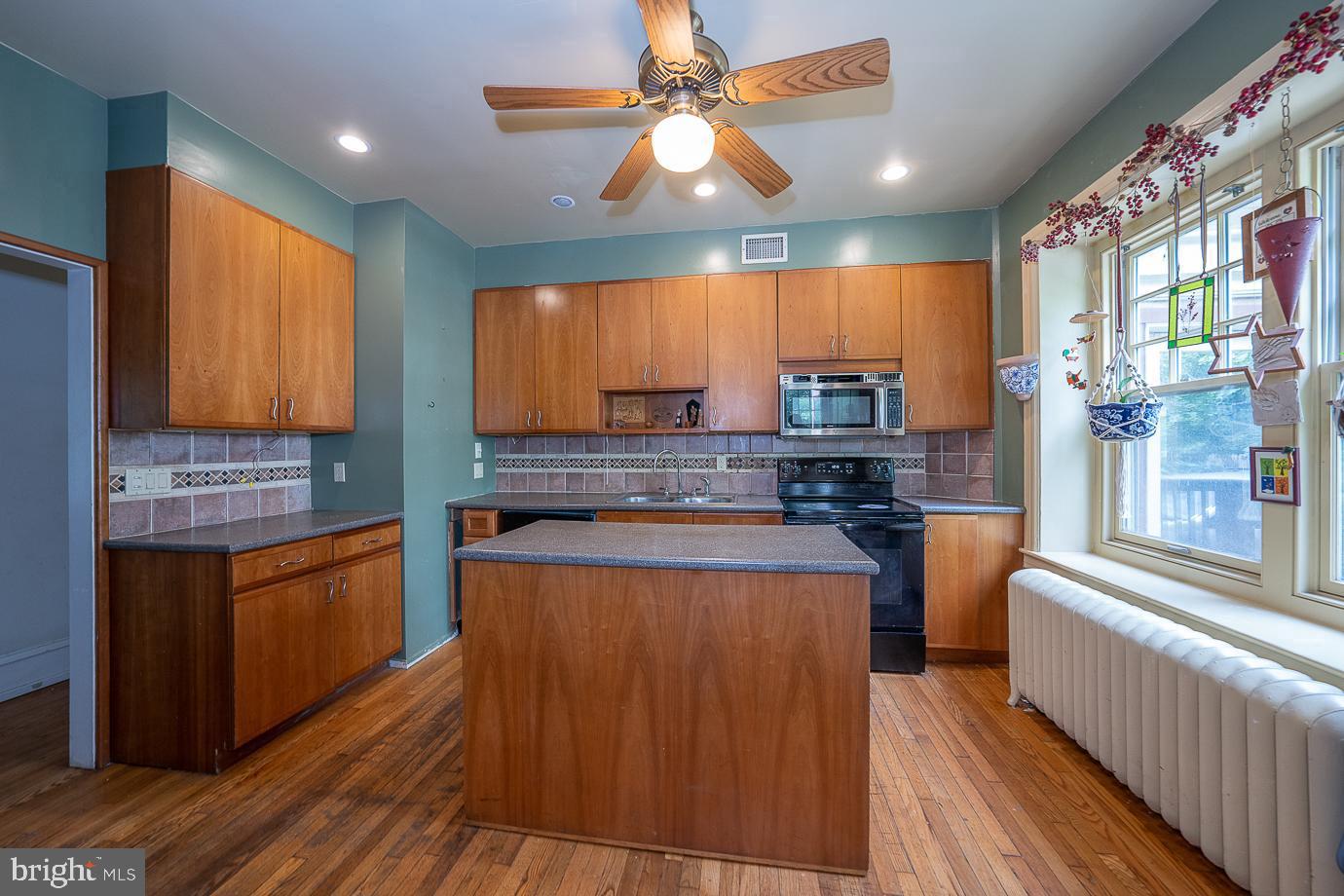 545 Elkins Ave