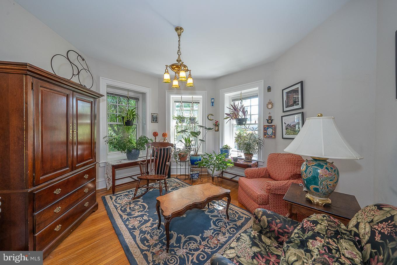 545 Elkins Ave