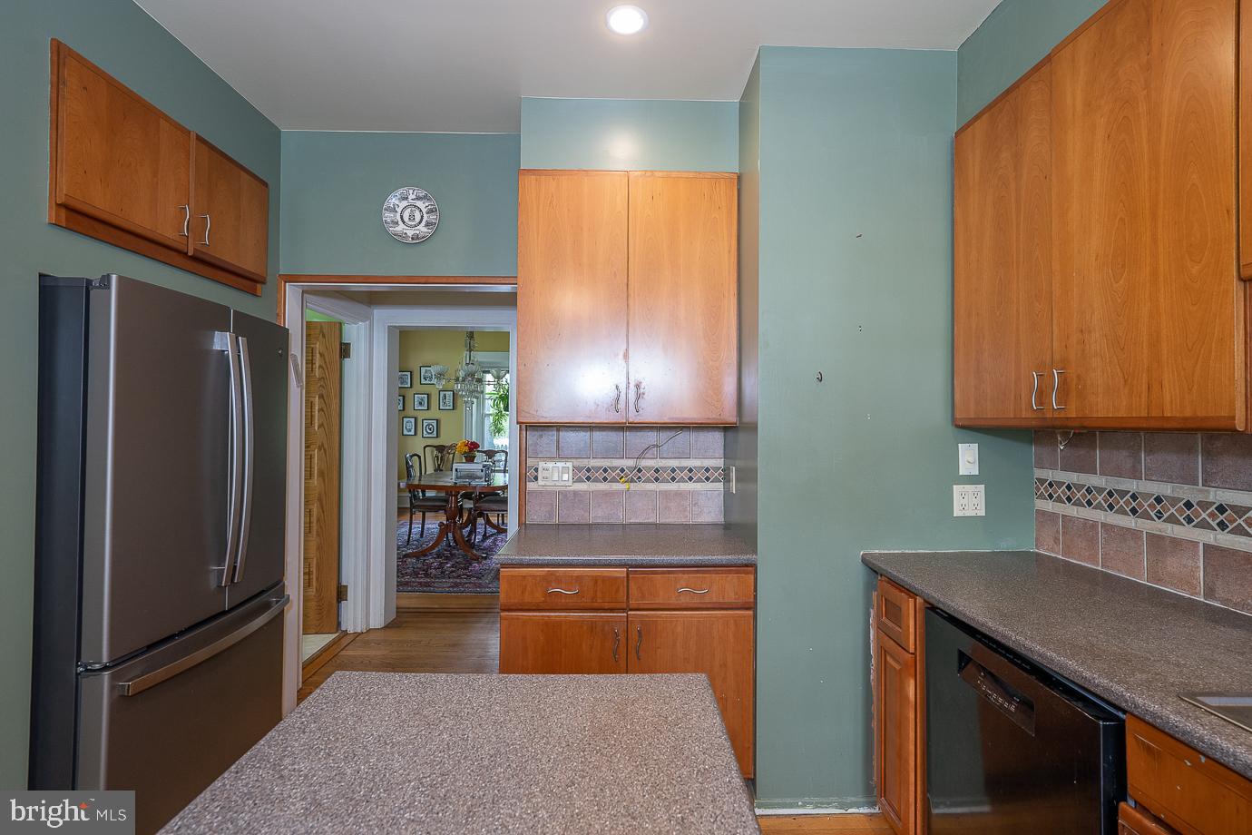 545 Elkins Ave