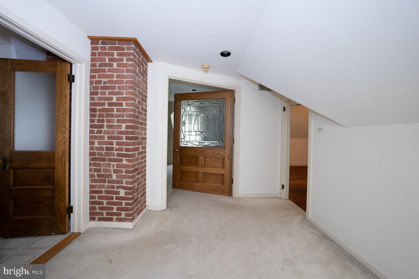545 Elkins Ave