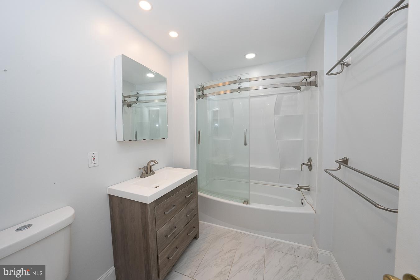 100 Llanalew Rd #11c