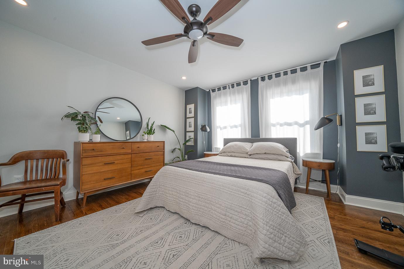 303 Woodbine Ave