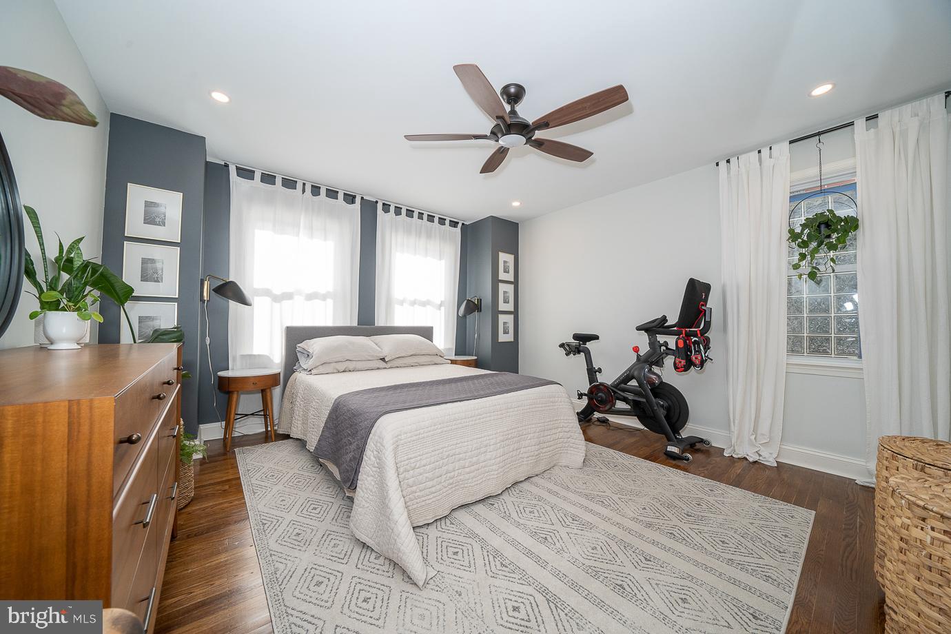 303 Woodbine Ave