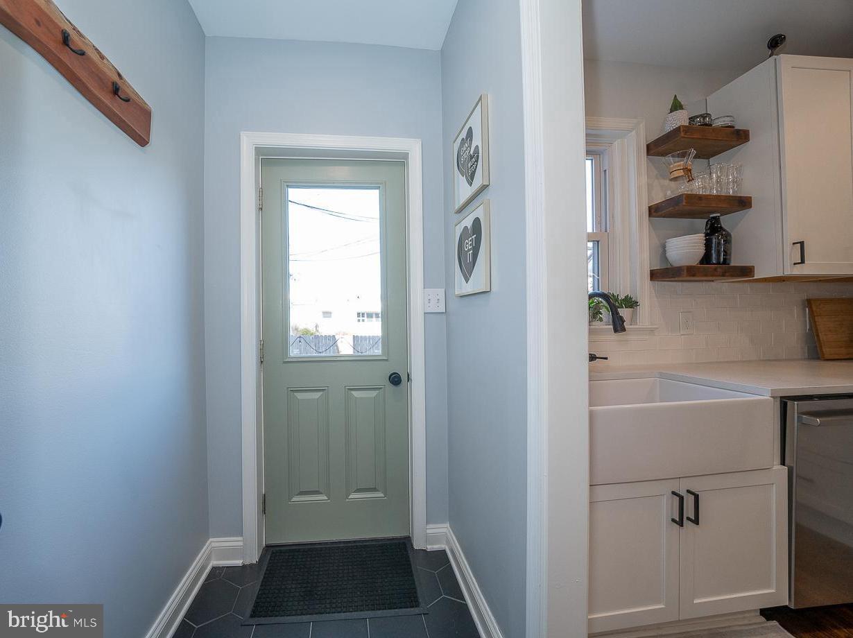303 Woodbine Ave