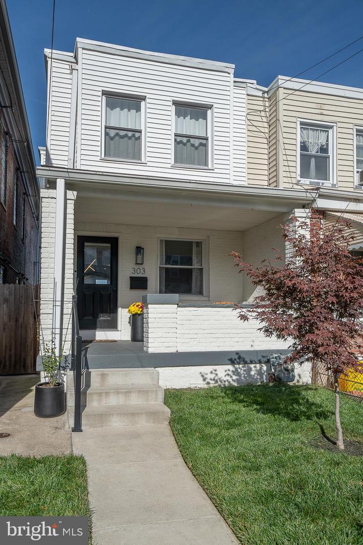 303 Woodbine Ave