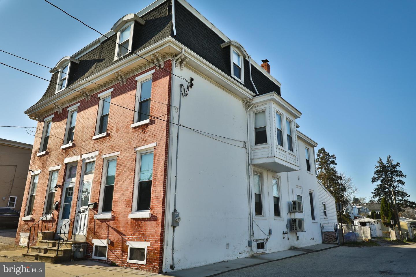 114 Holstein St