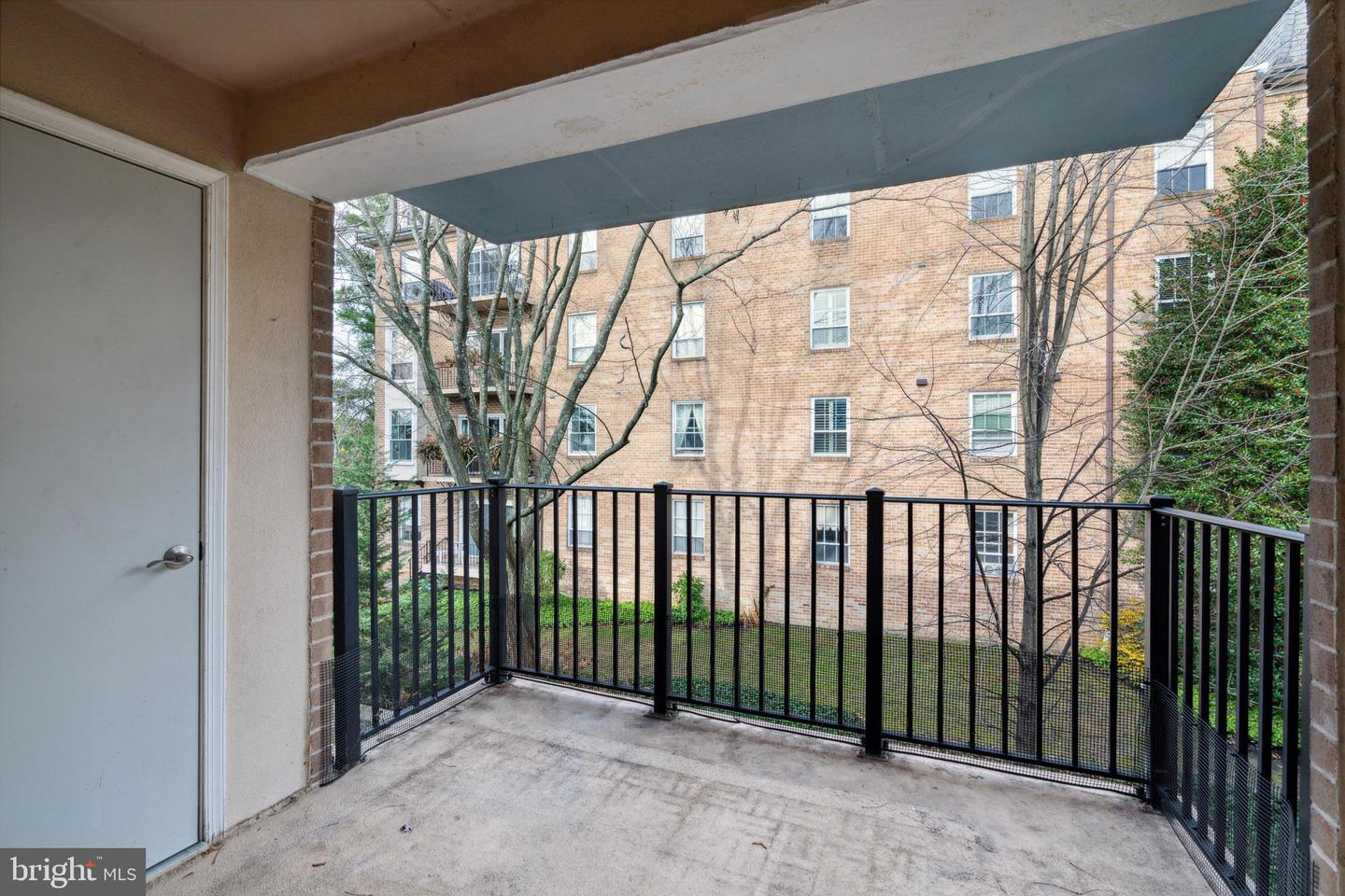 260 Montgomery Ave #302