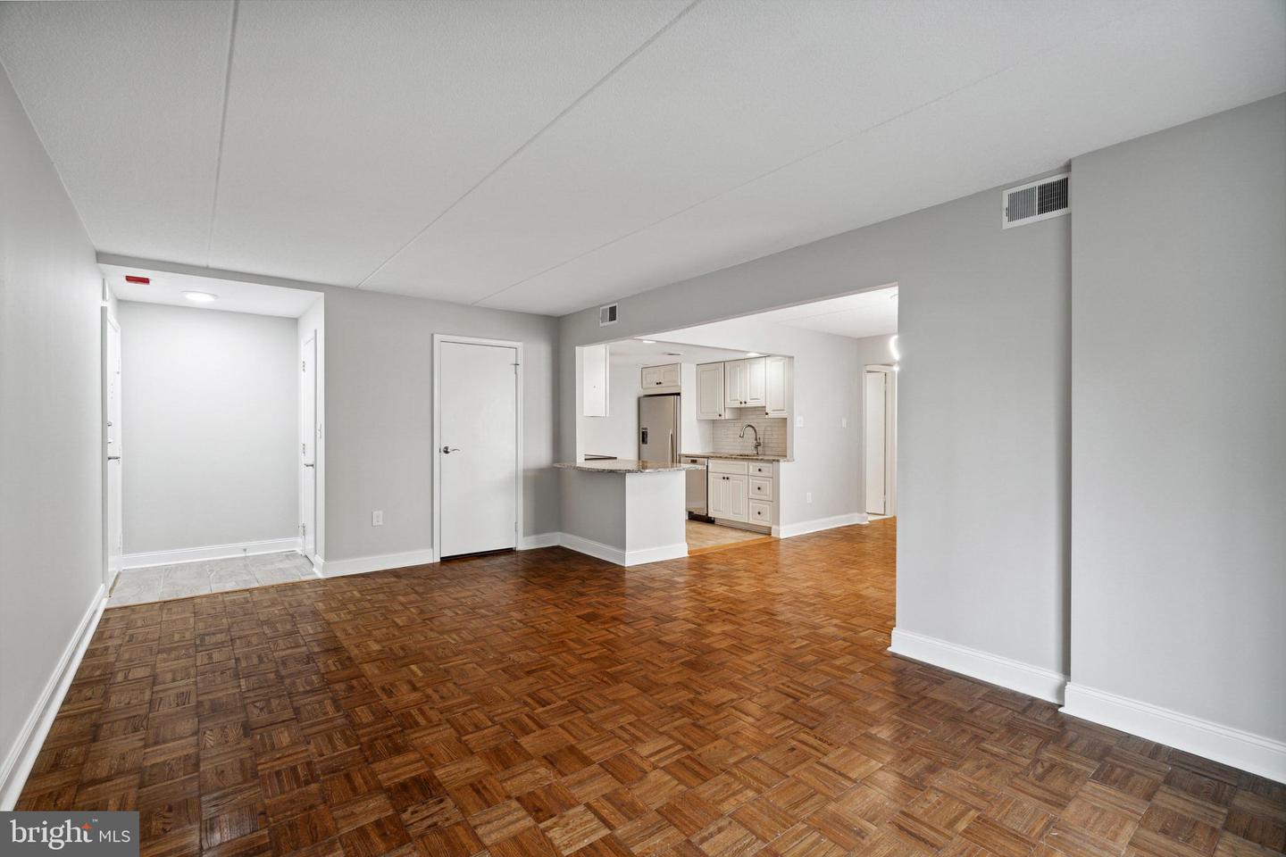260 Montgomery Ave #302