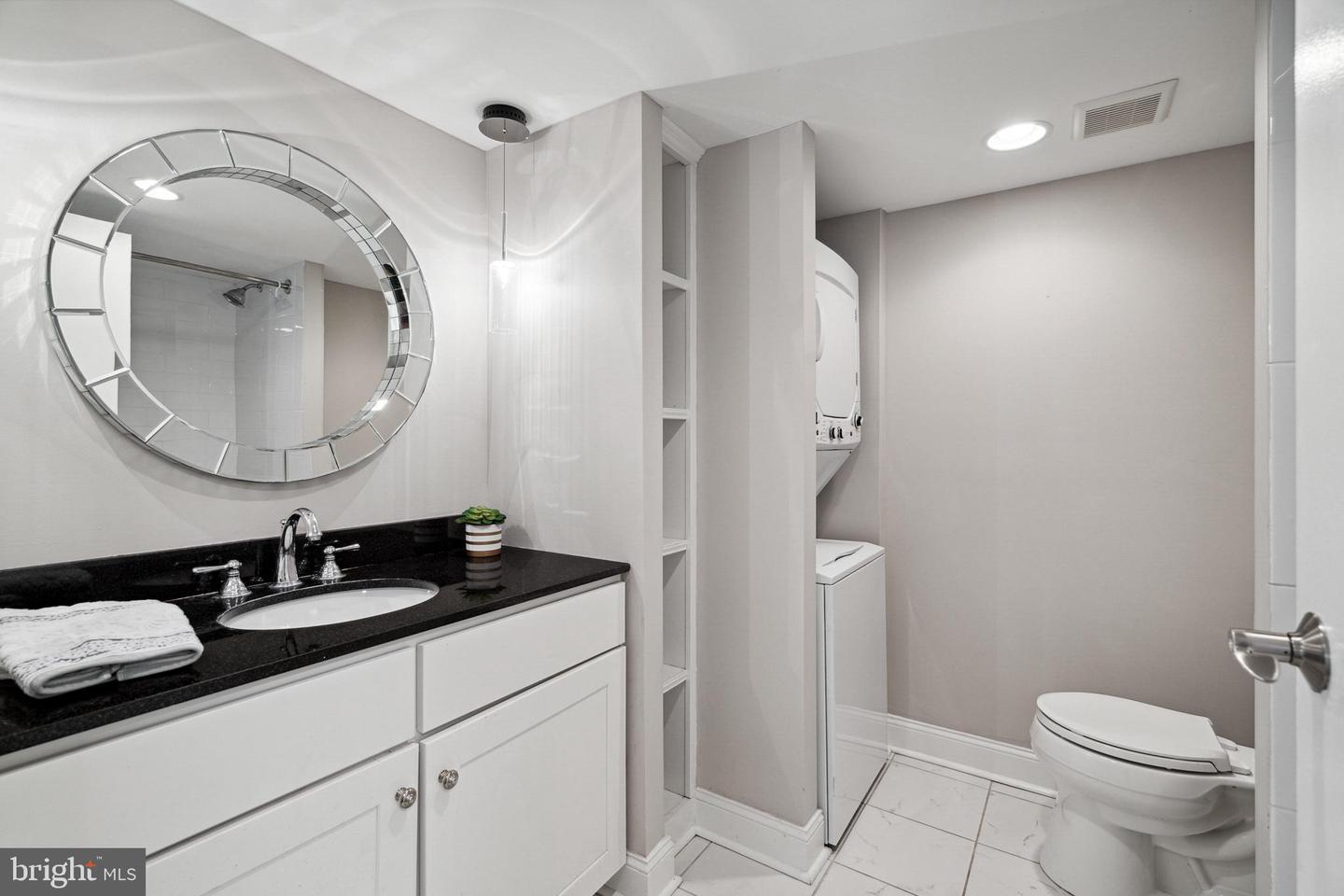 260 Montgomery Ave #302