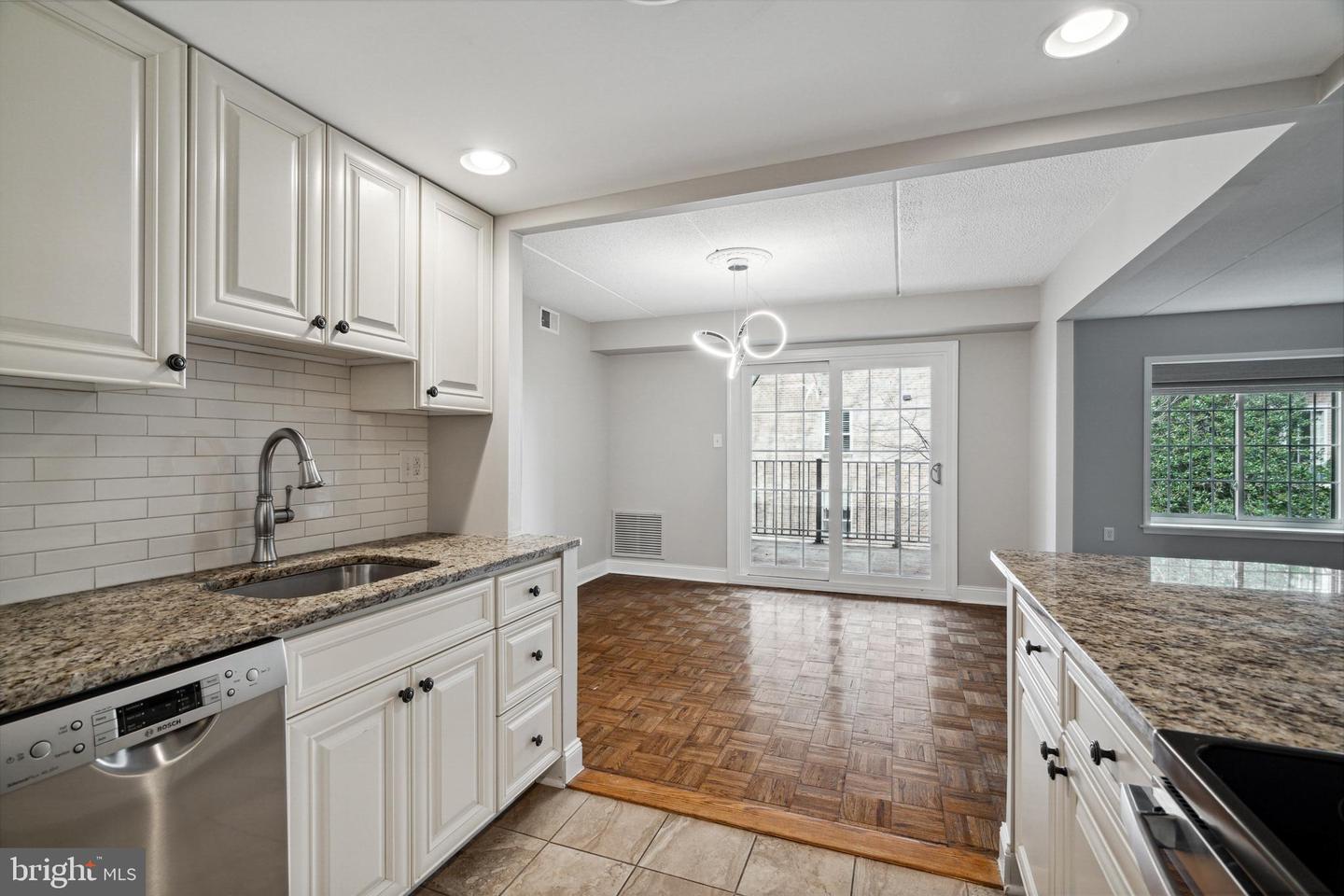 260 Montgomery Ave #302