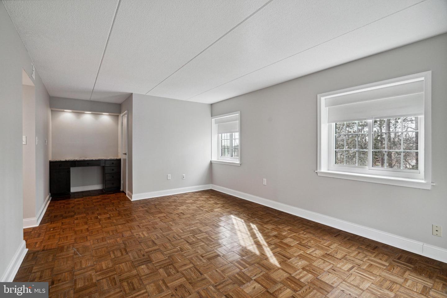 260 Montgomery Ave #302