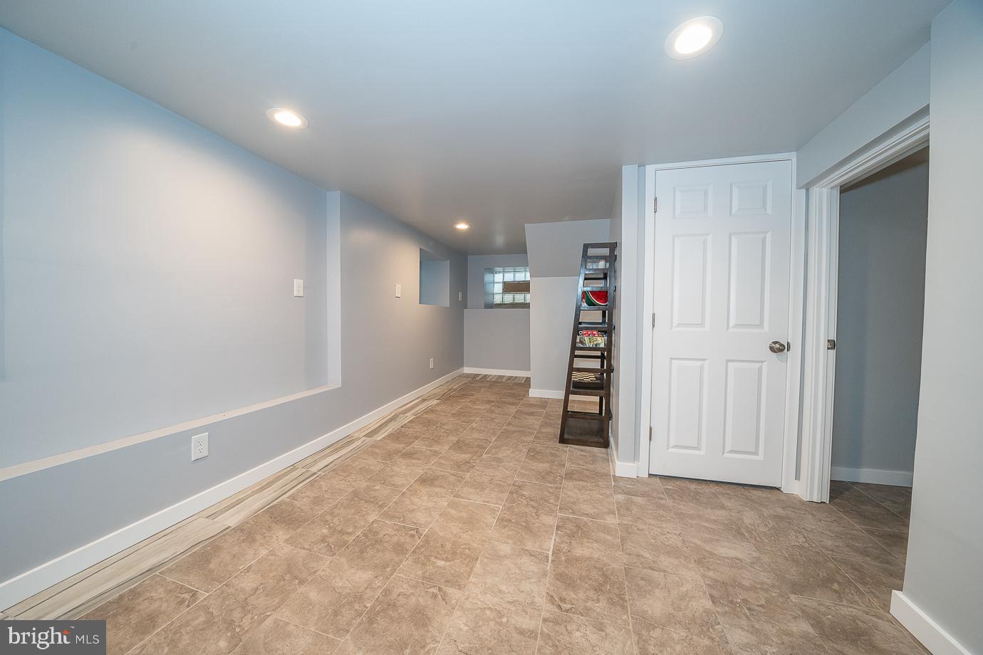 7608 Woodlawn Ave
