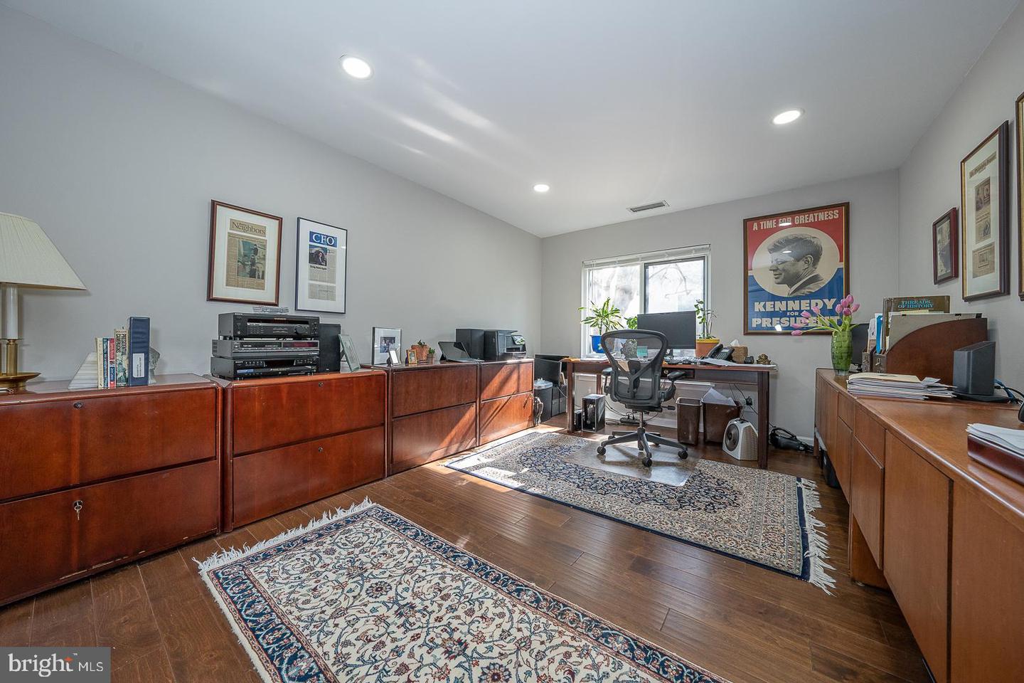 1710 Oakwood Ter #3-B