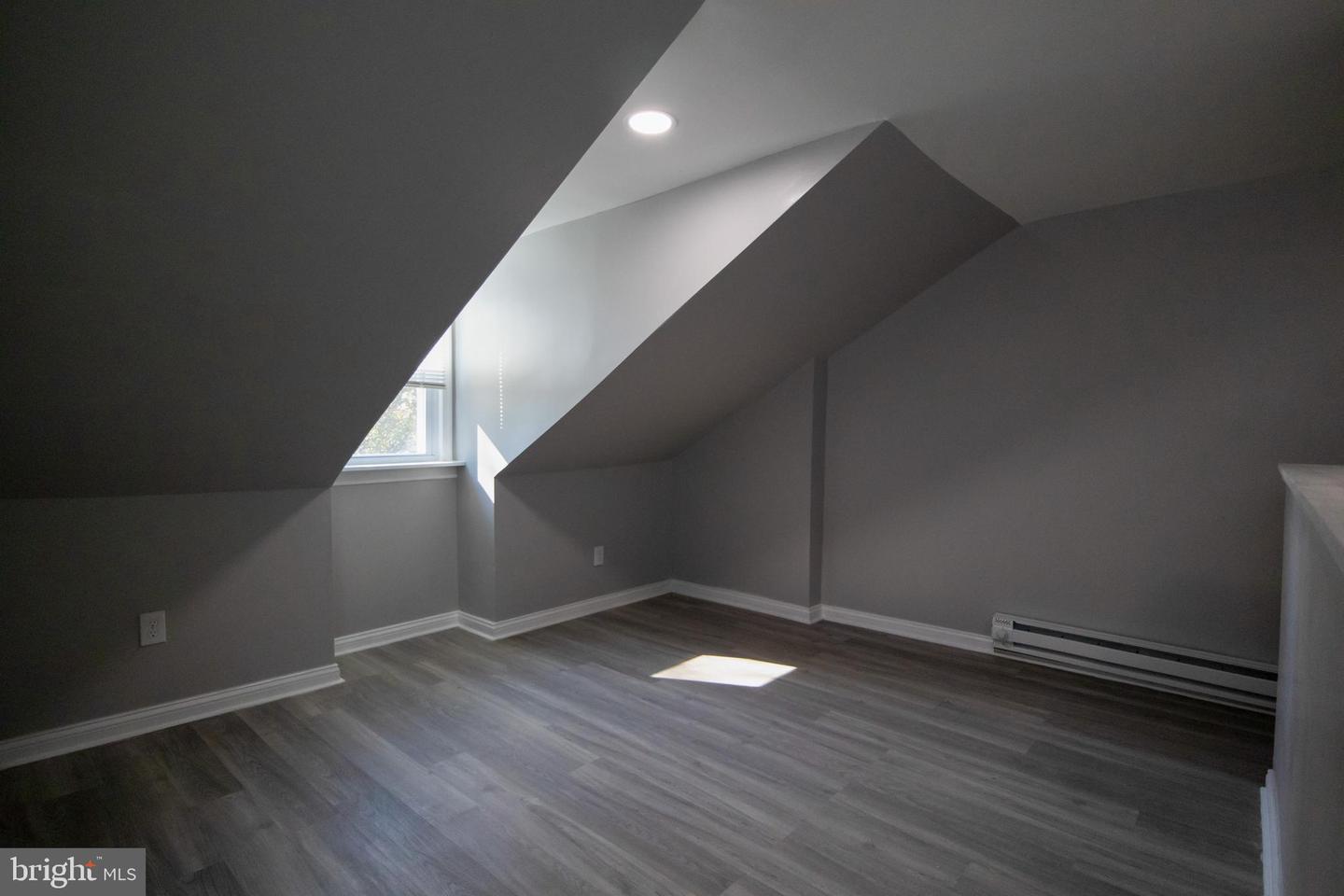 156 W 7th Ave