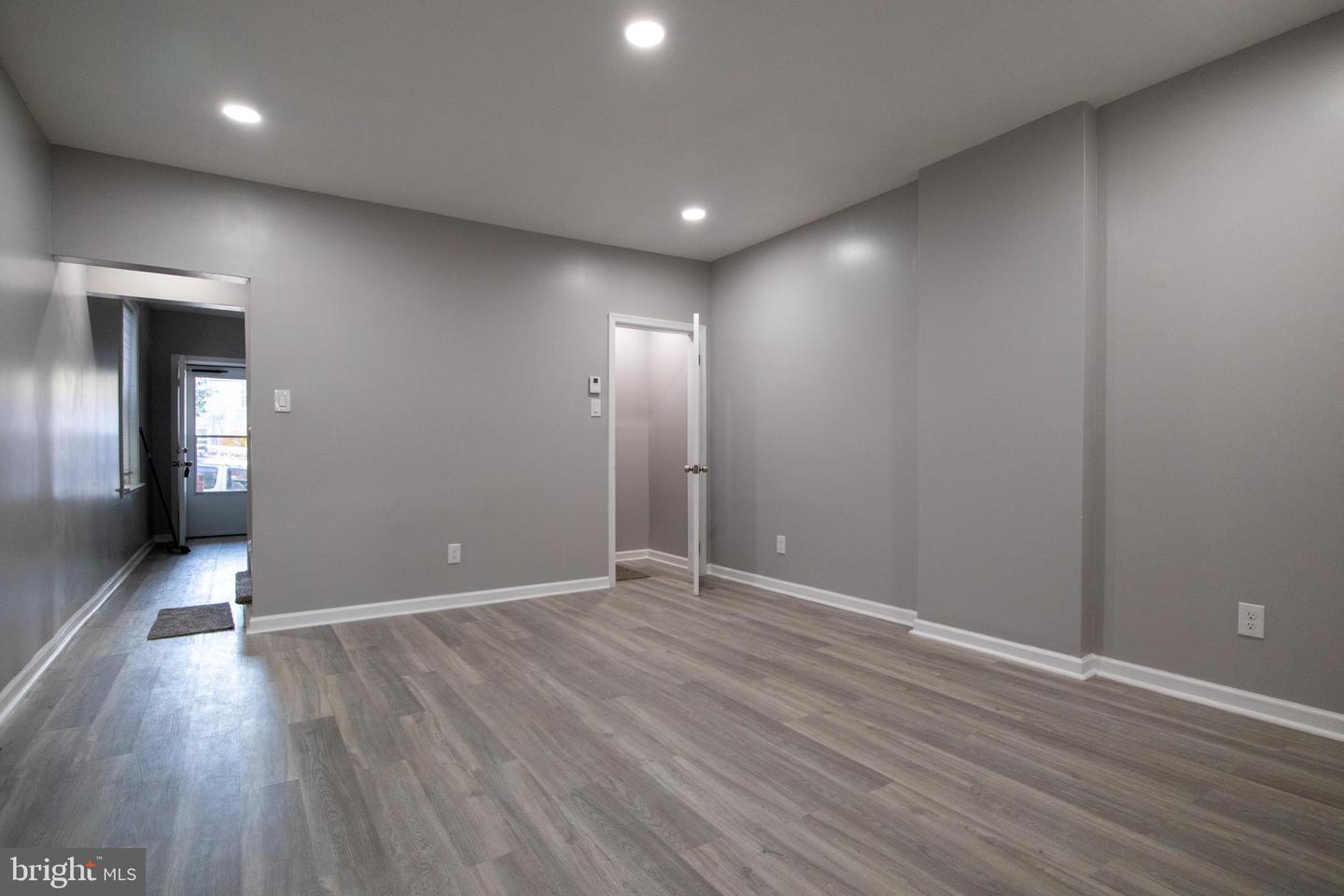 156 W 7th Ave