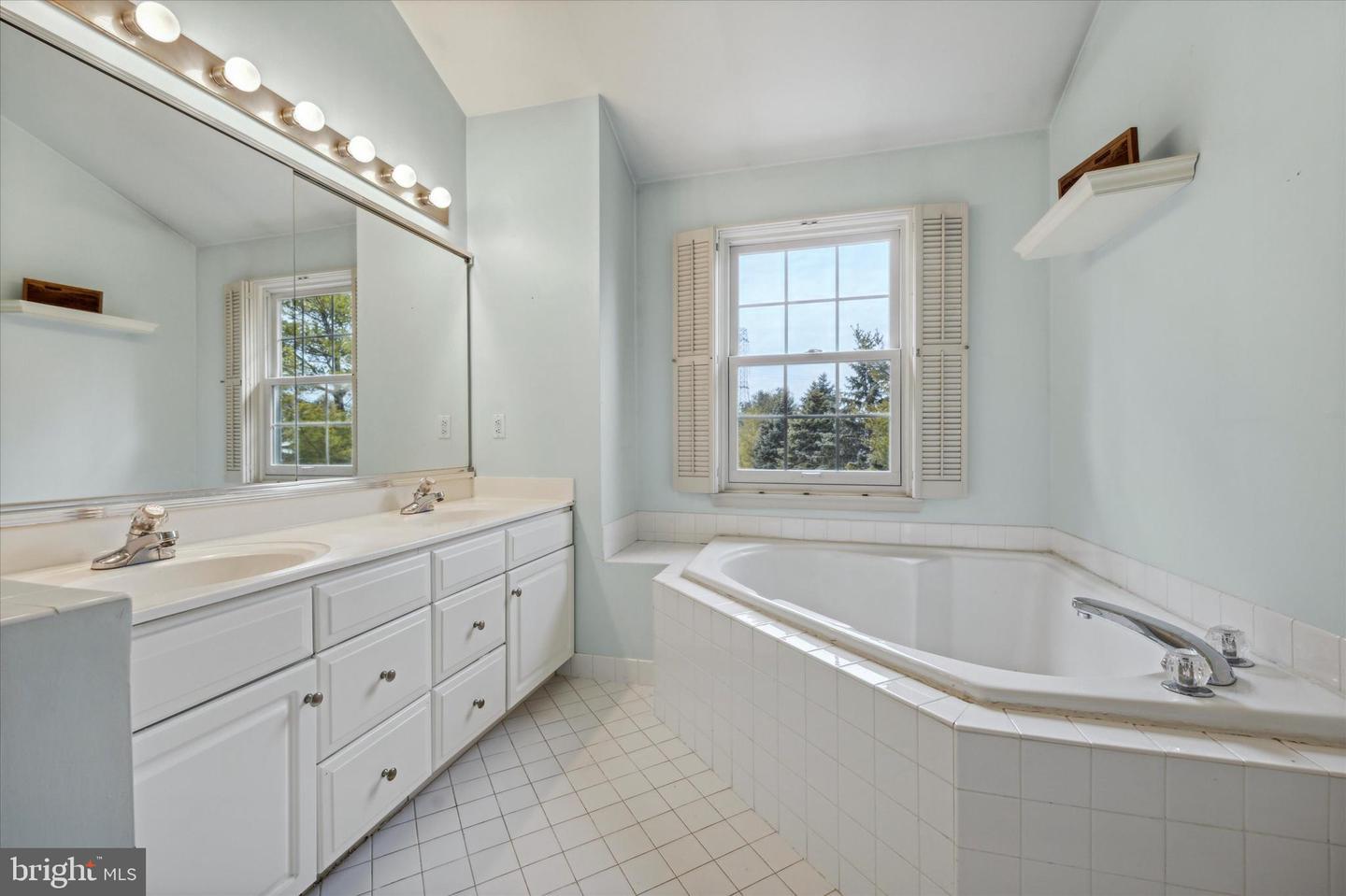 110 Gleneagles Dr