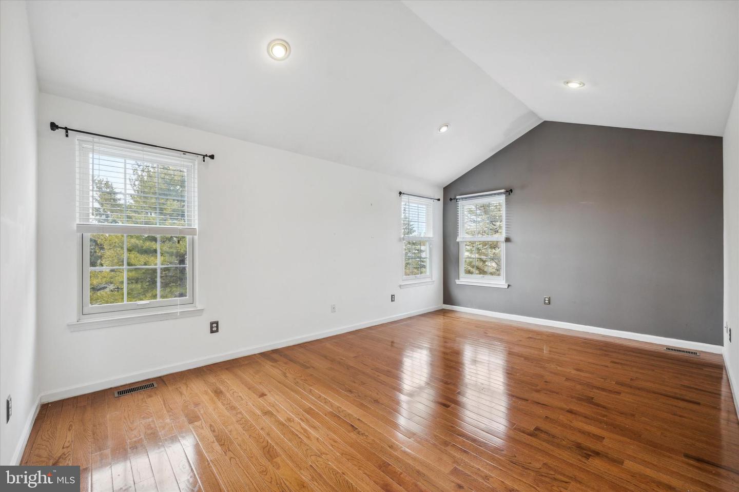 110 Gleneagles Dr