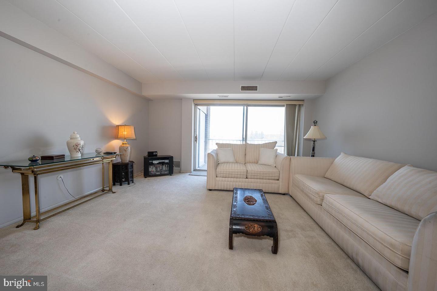 100 West Ave #606-W