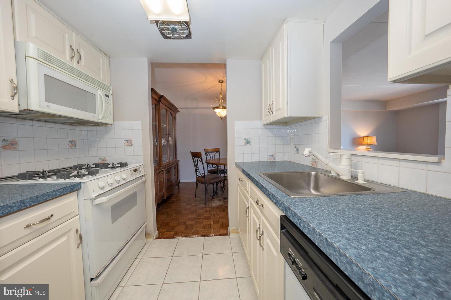 100 West Ave #606-W