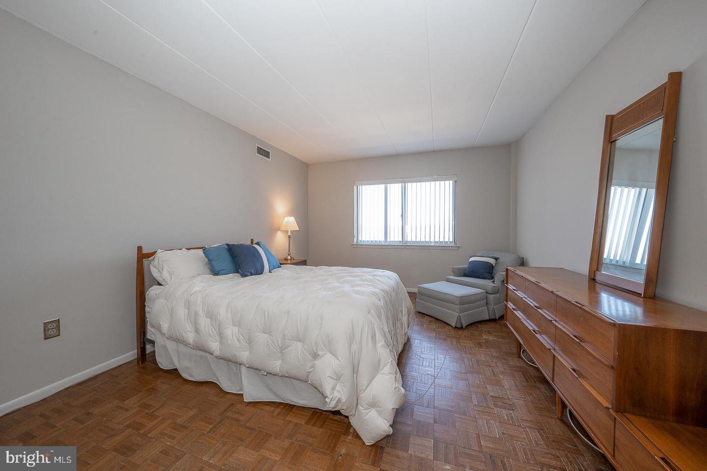 100 West Ave #606-W