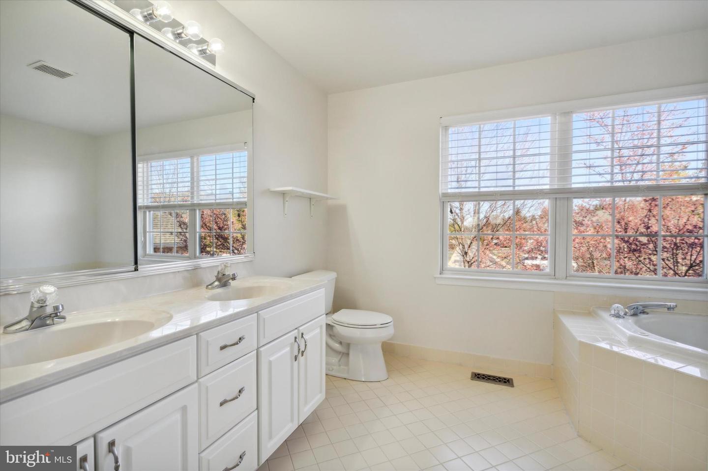 191 Gleneagles Ct