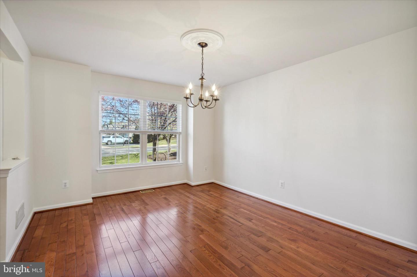 191 Gleneagles Ct