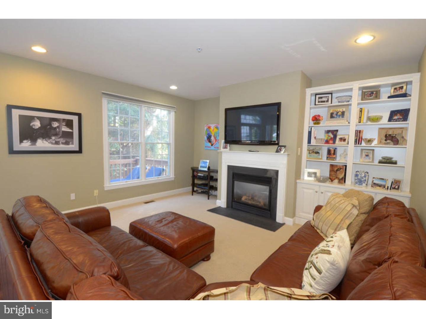 1101 Riverview Ln