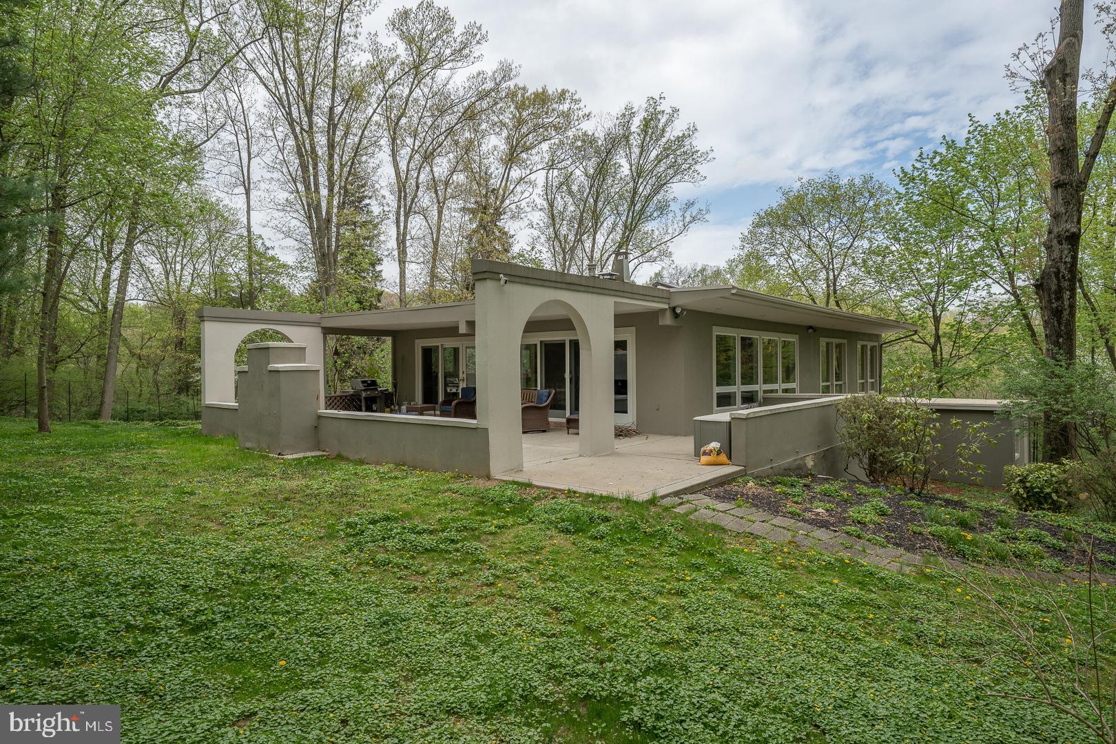 870 Andorra Rd