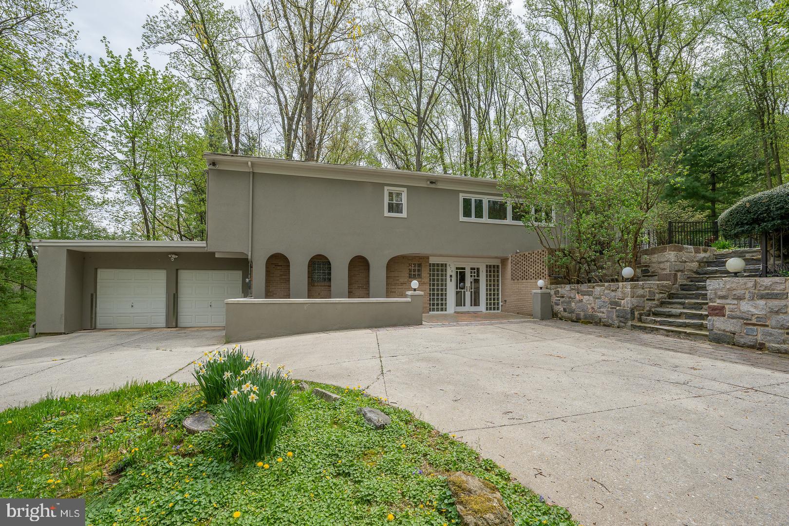 870 Andorra Rd