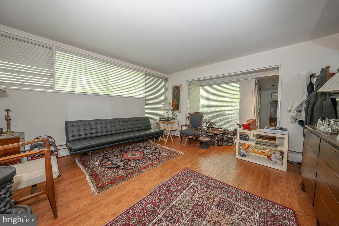 313 S Woodbine Ave