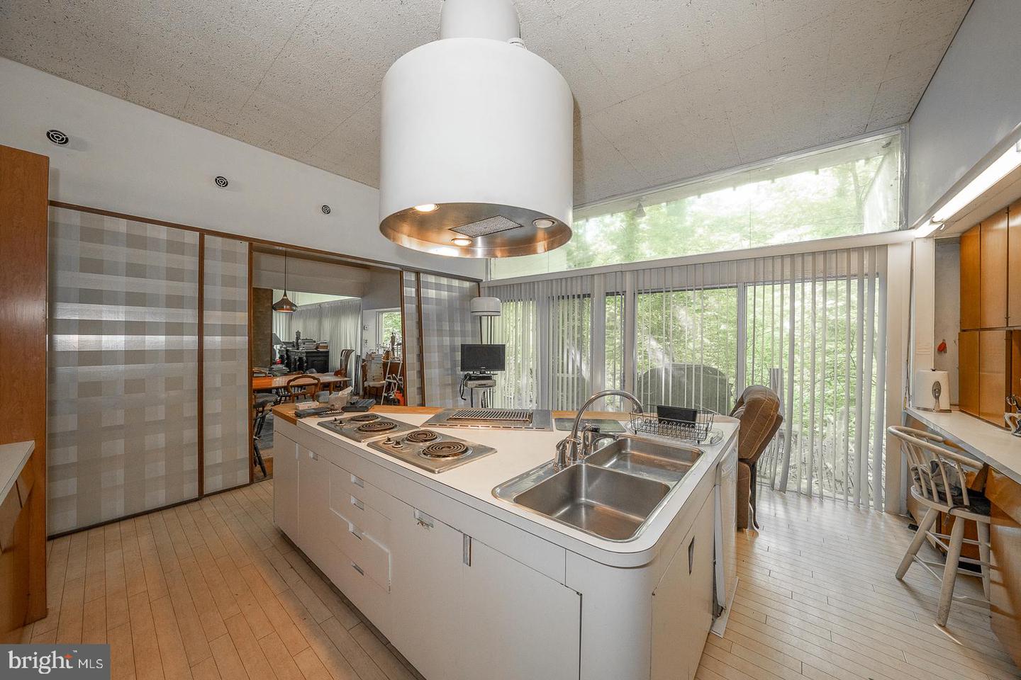313 S Woodbine Ave