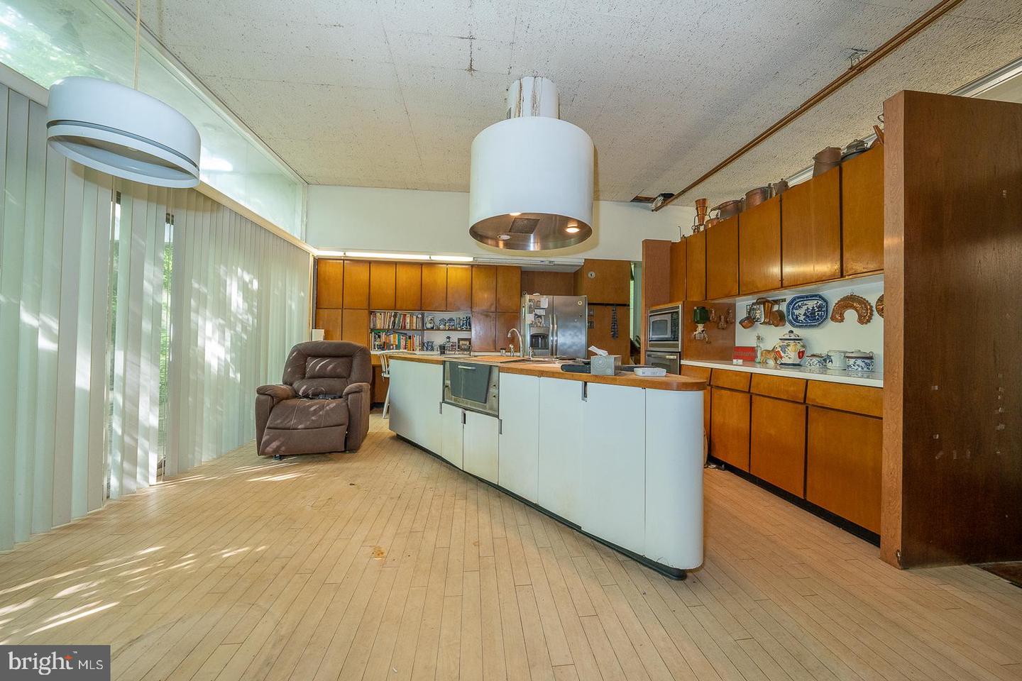 313 S Woodbine Ave