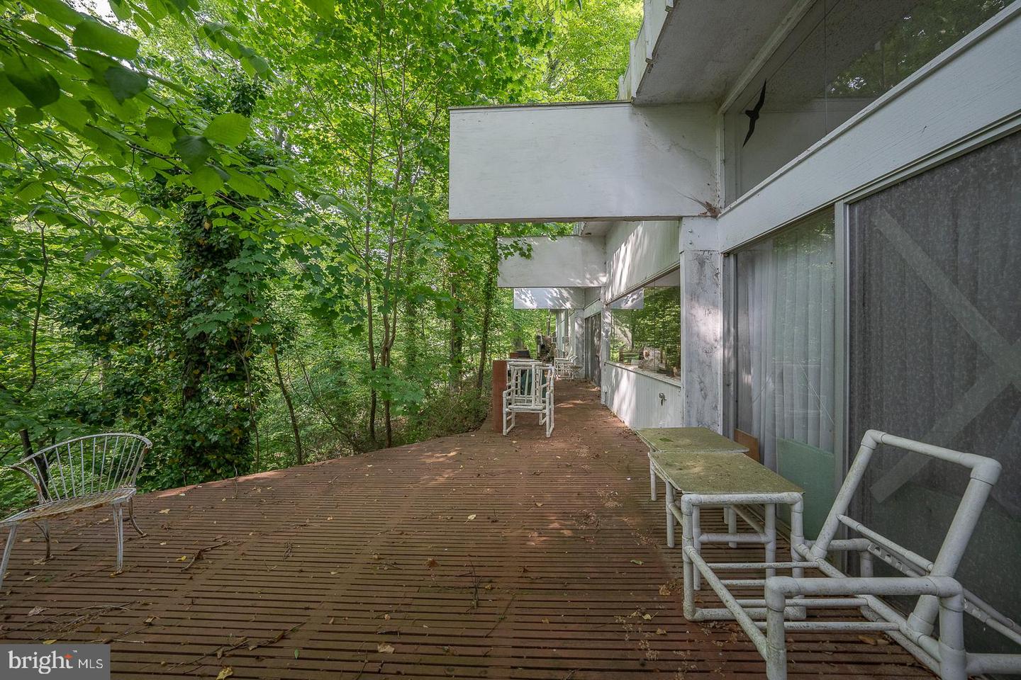 313 S Woodbine Ave
