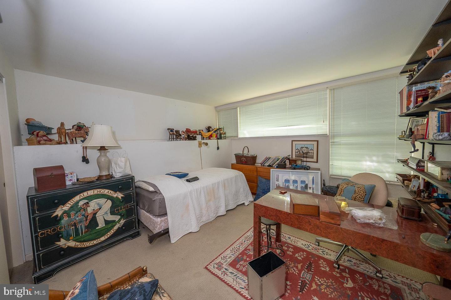 313 S Woodbine Ave