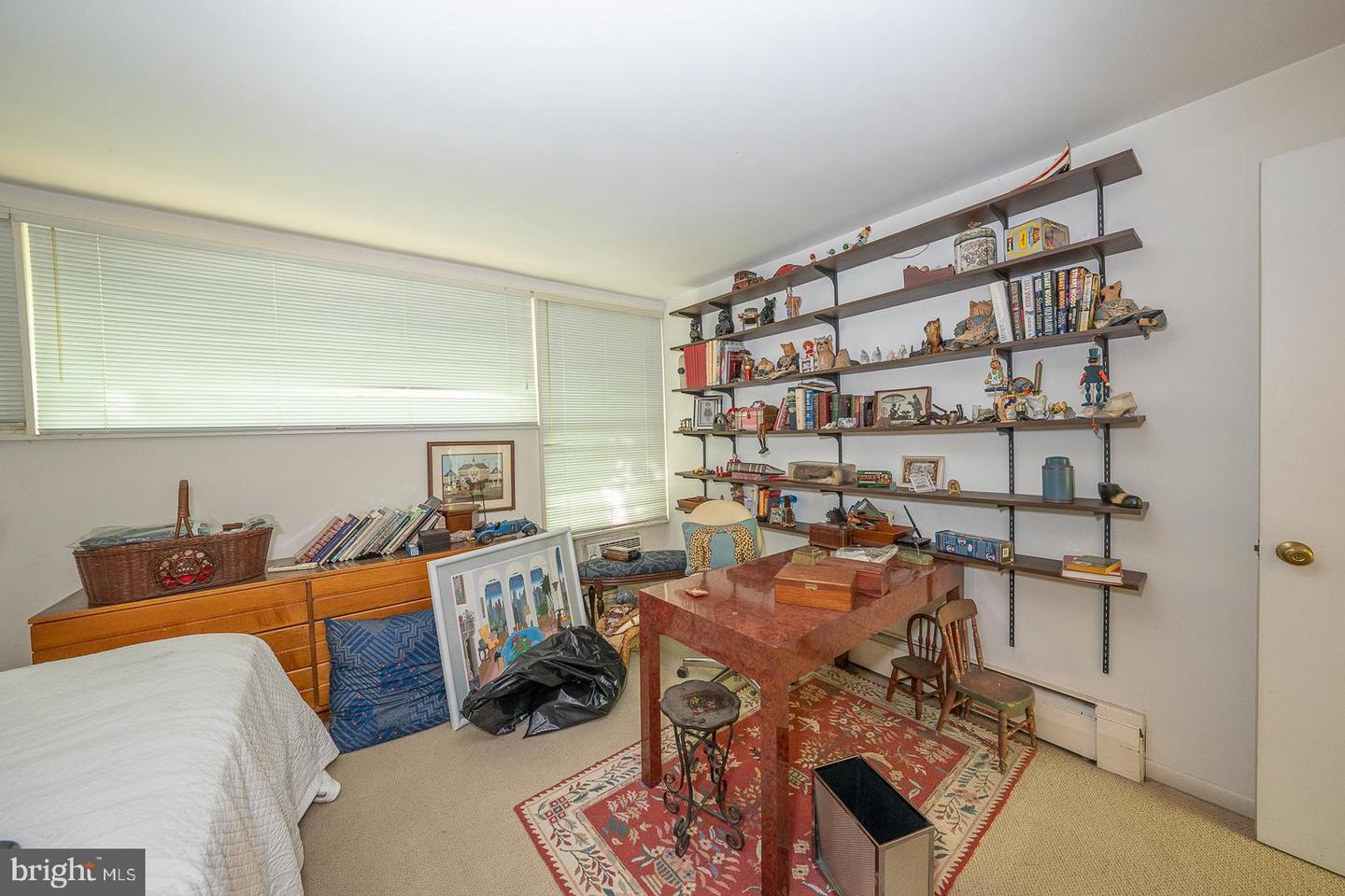313 S Woodbine Ave