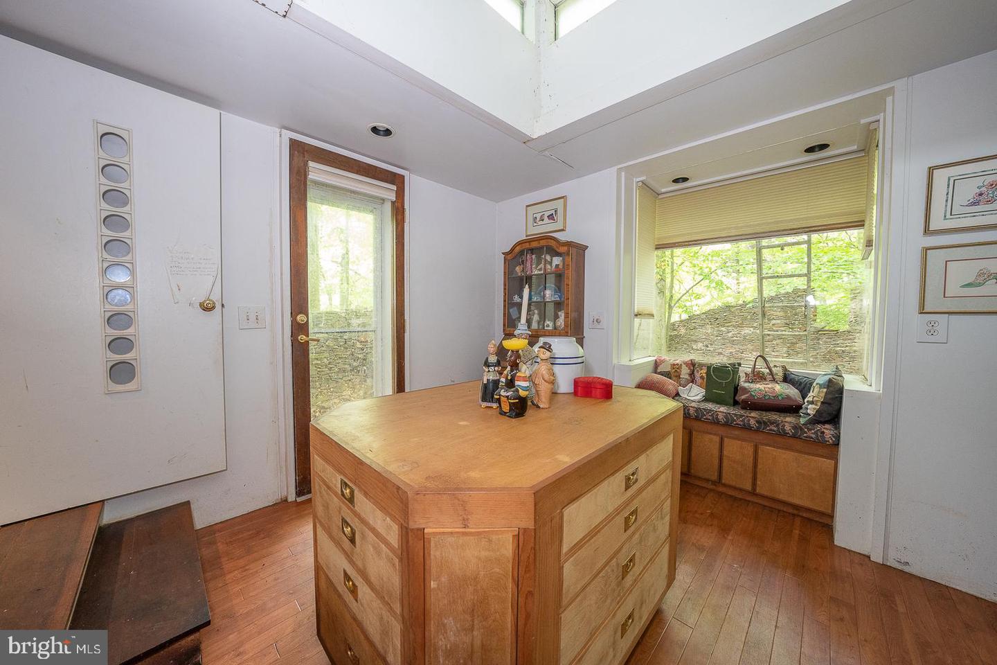 313 S Woodbine Ave