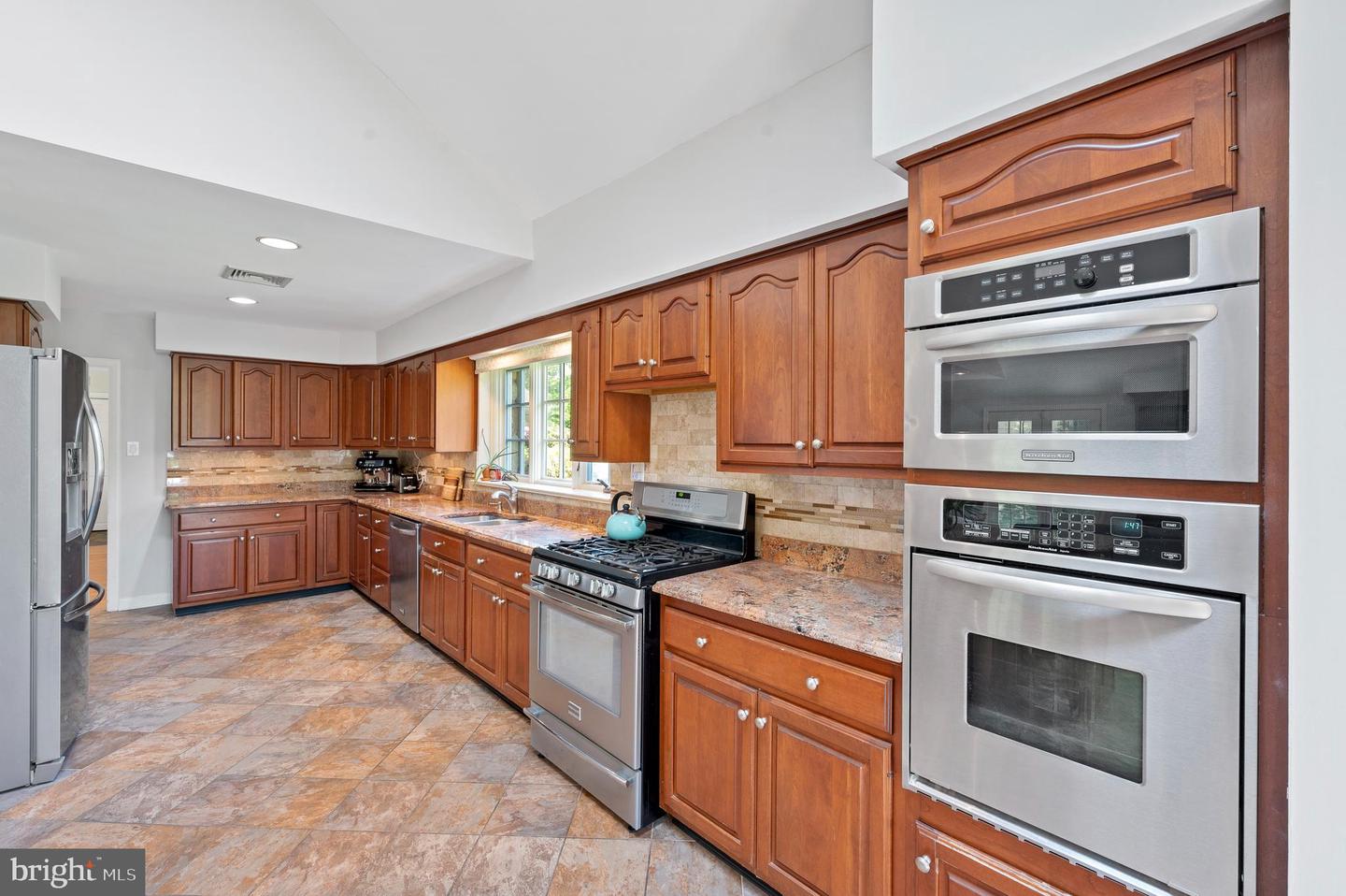 761 Mount Moro Rd