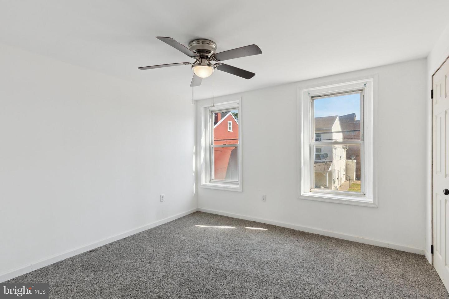 127 Pearl St