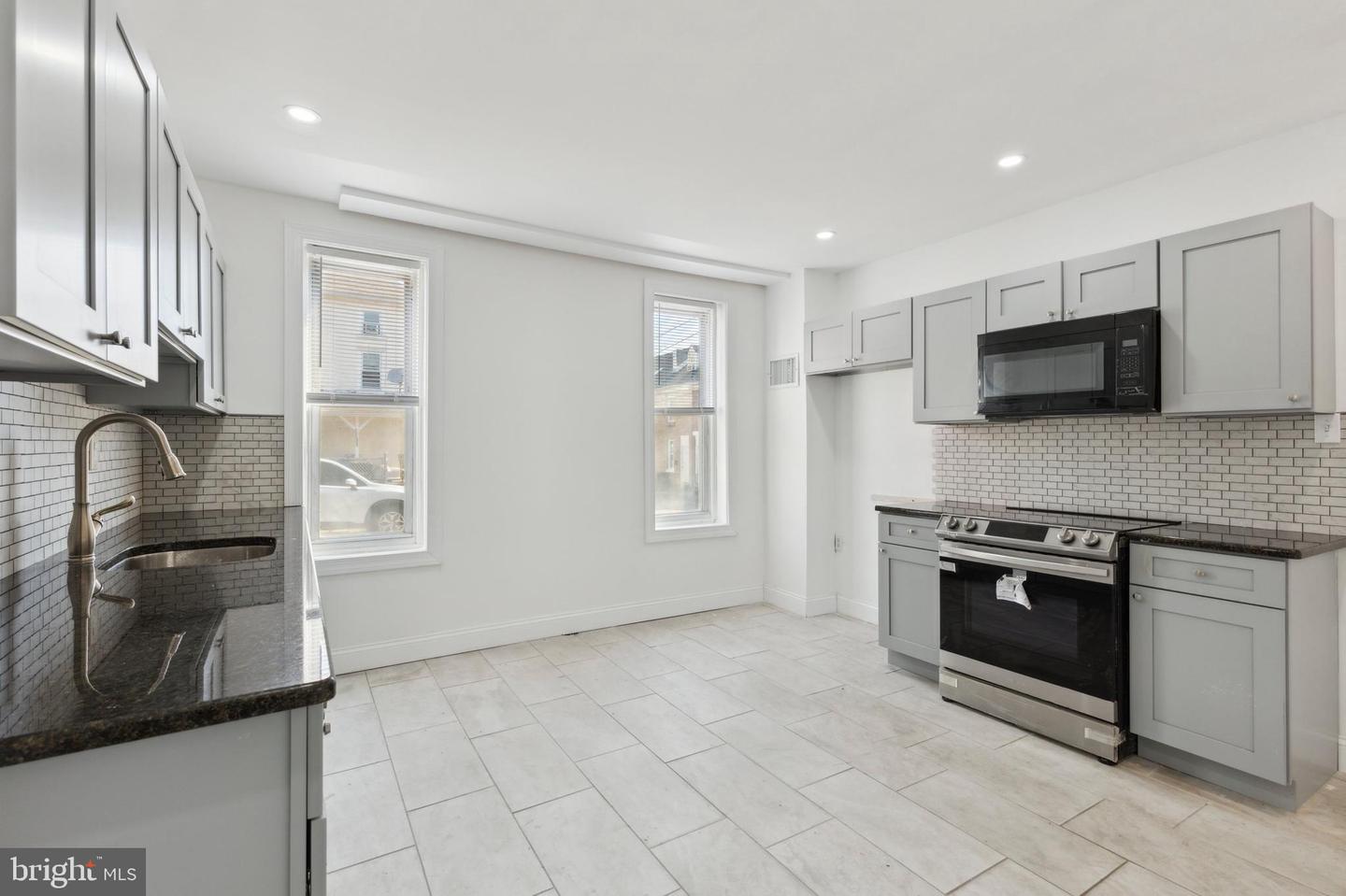 127 Pearl St