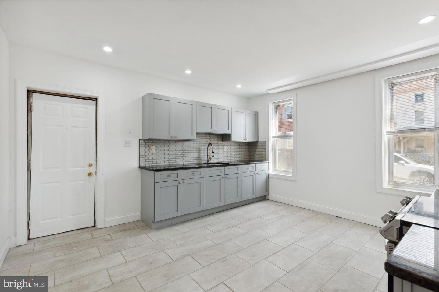 127 Pearl St