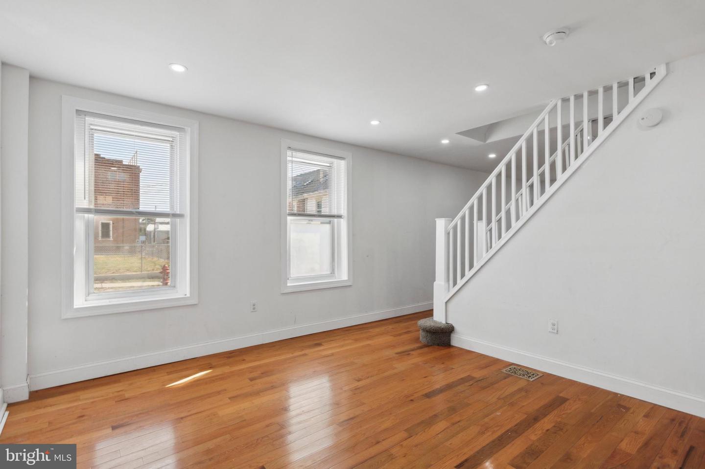 127 Pearl St